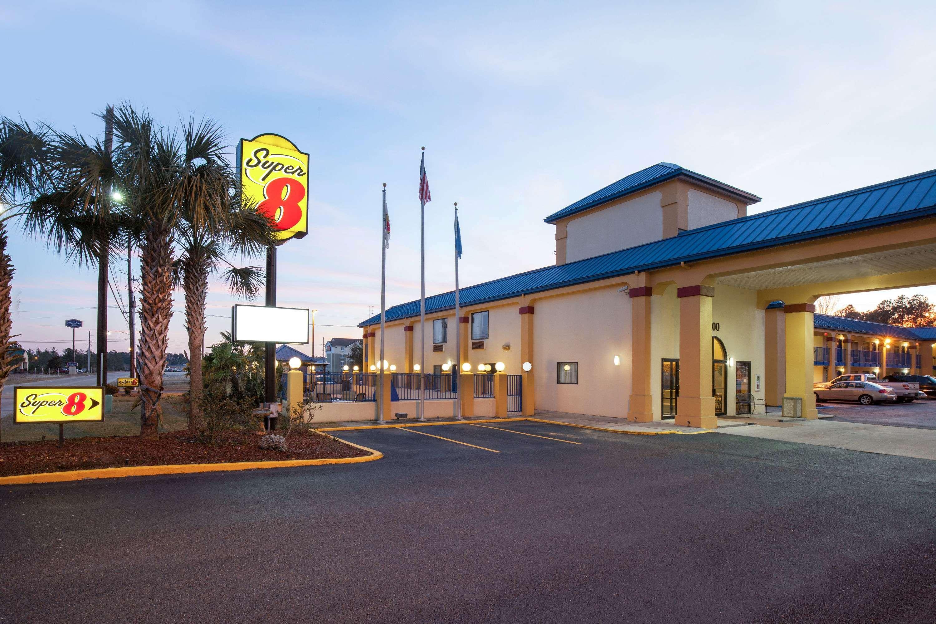 Super 8 By Wyndham Hammond Hotel Bagian luar foto