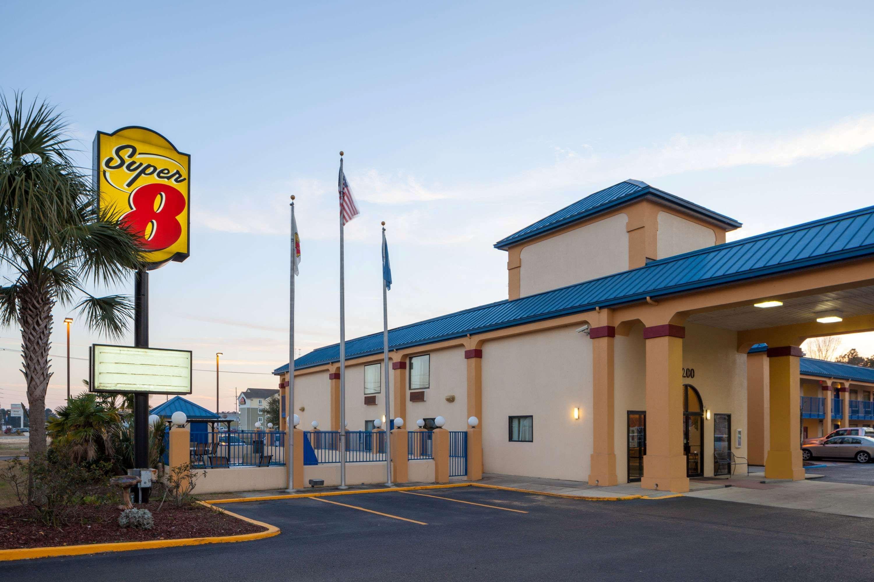 Super 8 By Wyndham Hammond Hotel Bagian luar foto