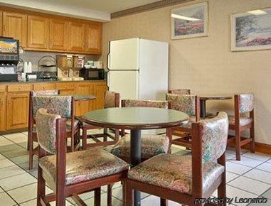 Super 8 By Wyndham Hammond Hotel Restoran foto